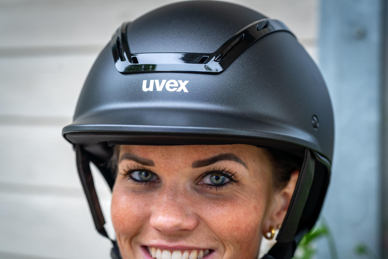 uvex Reithelm exxeed active